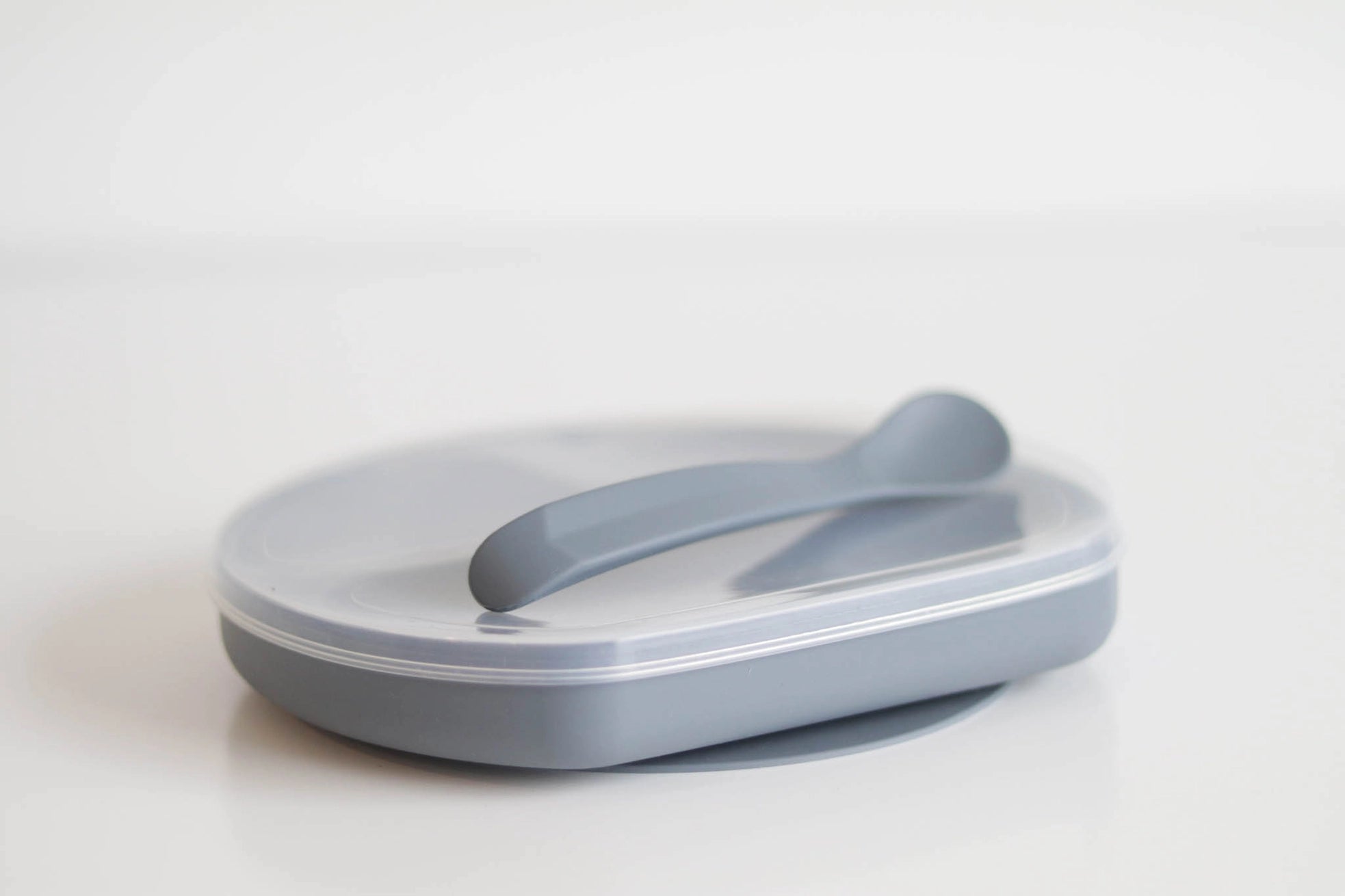 The Saturday Baby - Silicone Suction Plate + Lid & Spoon - Complete Feeding Set