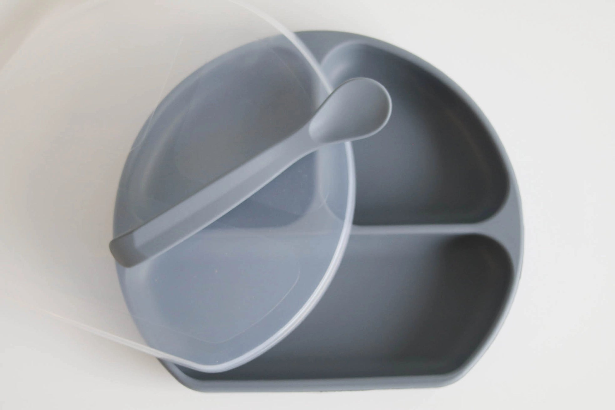 The Saturday Baby - Silicone Suction Plate + Lid & Spoon - Complete Feeding Set