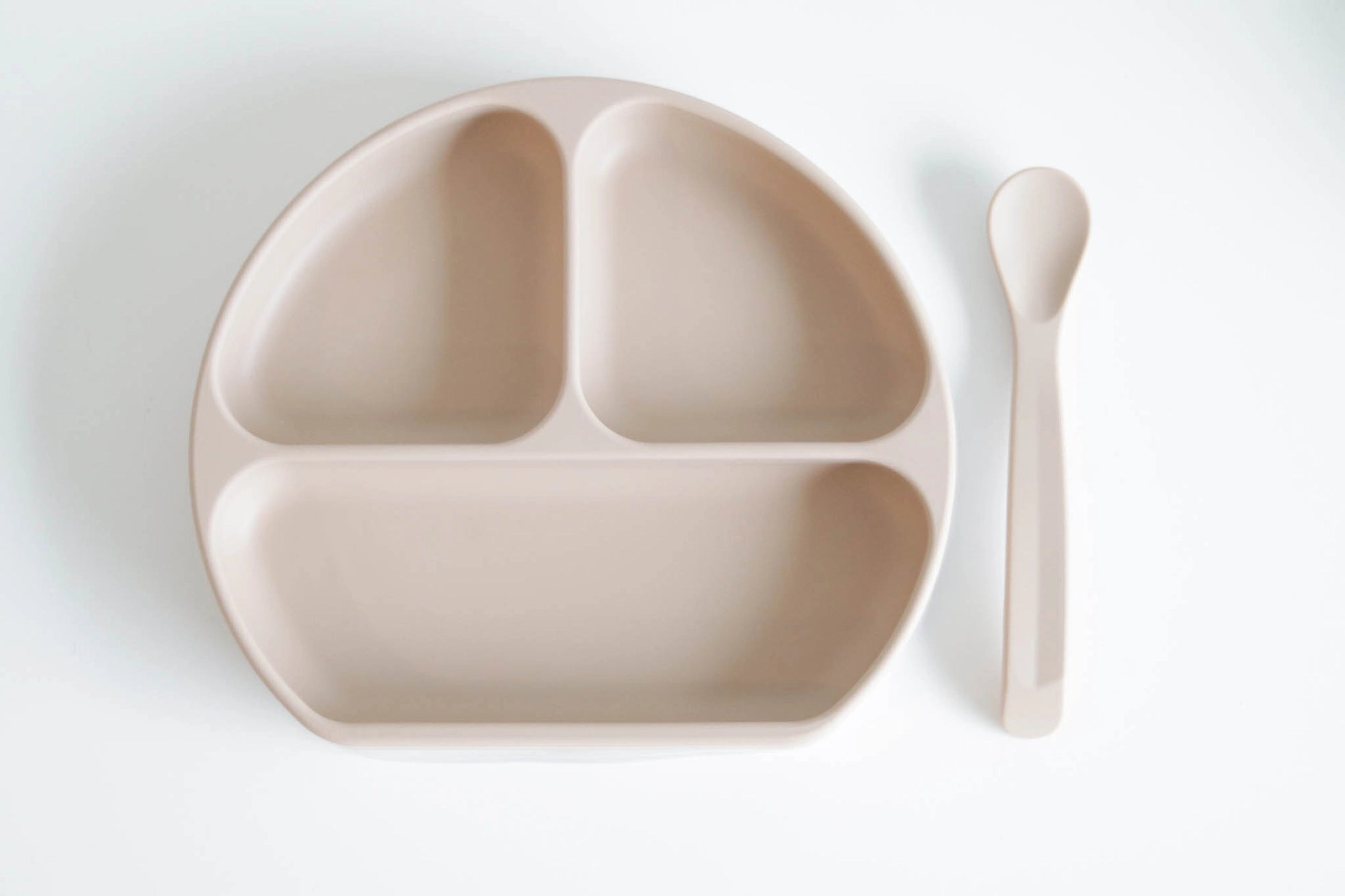 The Saturday Baby - Silicone Suction Plate + Lid & Spoon - Complete Feeding Set