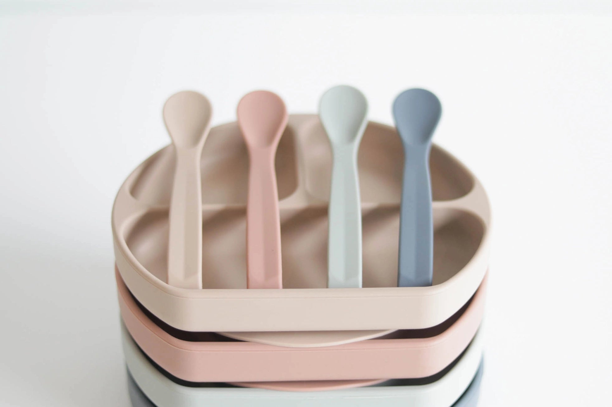 The Saturday Baby - Silicone Suction Plate + Lid & Spoon - Complete Feeding Set